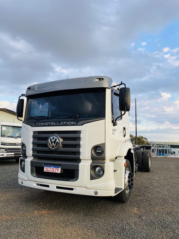 VW - 18.210 CRM 4X2