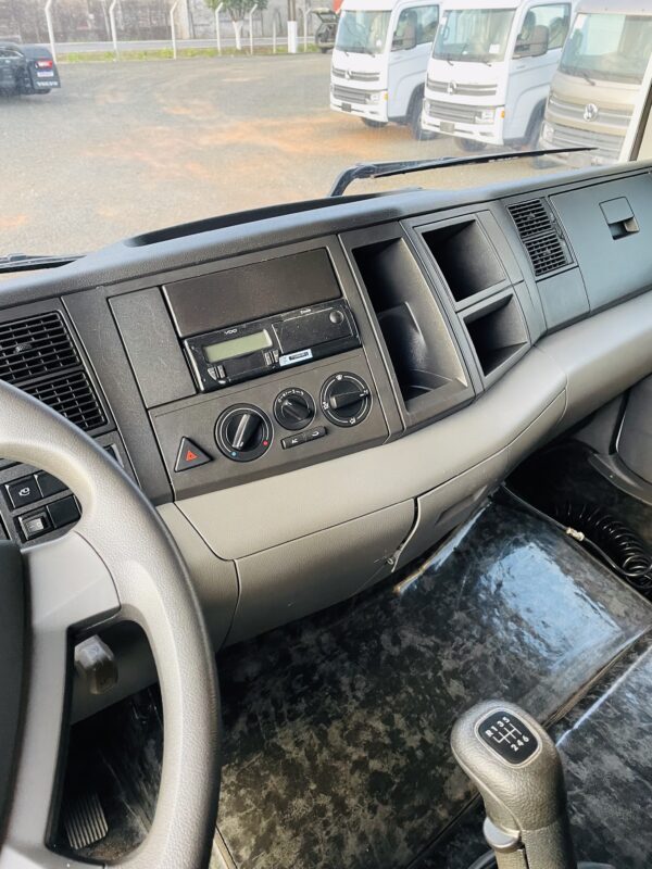 VW - 18.210 CRM 4X2 - Imagem 7