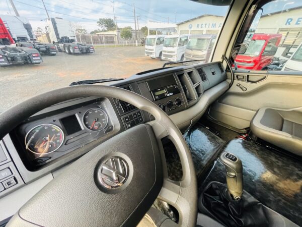 VW - 18.210 CRM 4X2 - Imagem 8
